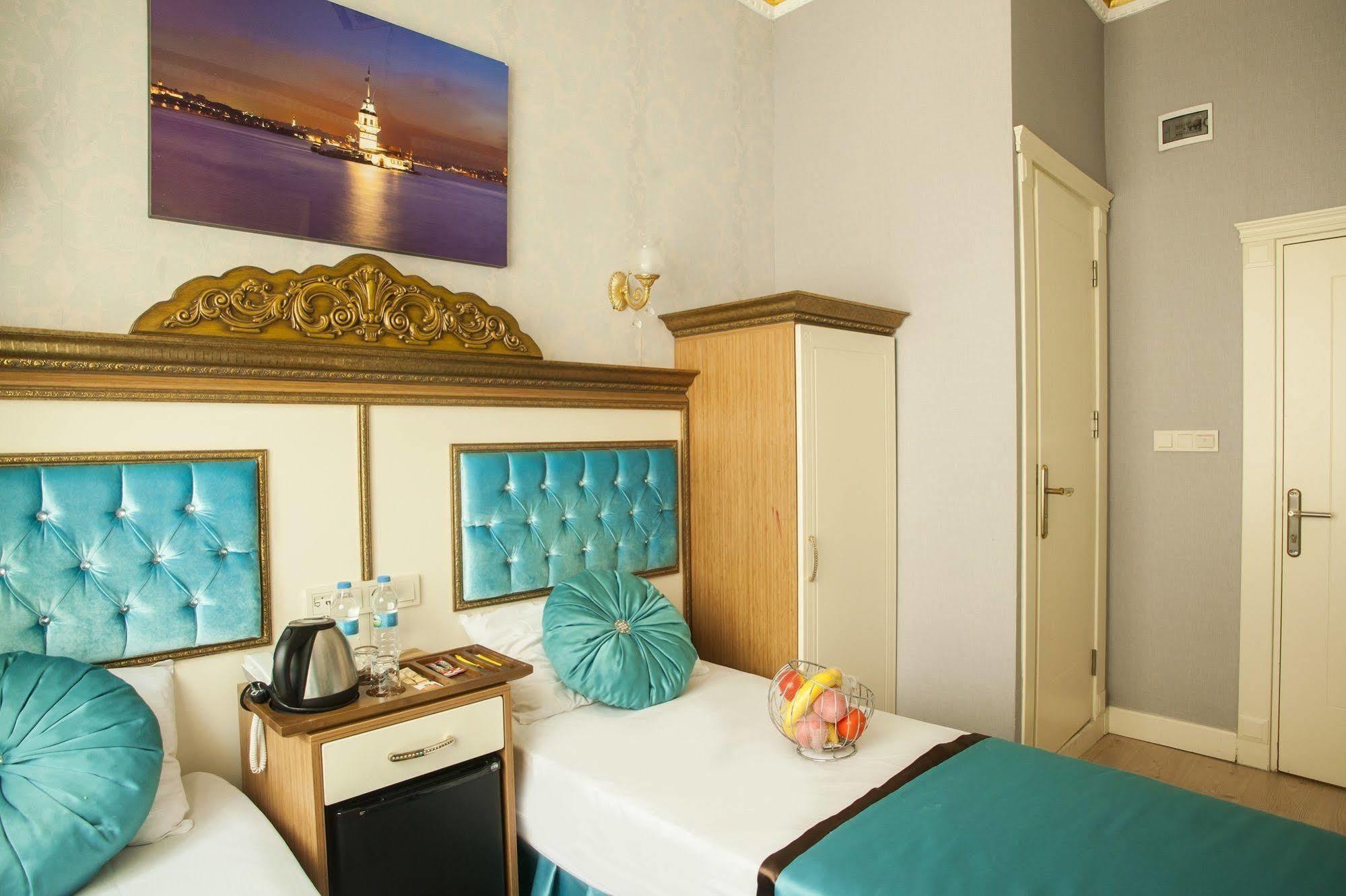 Grand Hurriyet Hotel Istanboel Buitenkant foto